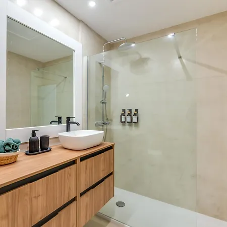 Superb Double With Terrace Pool And Garage Apartment