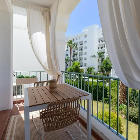 Superb Double With Terrace Pool And Garage Apartment