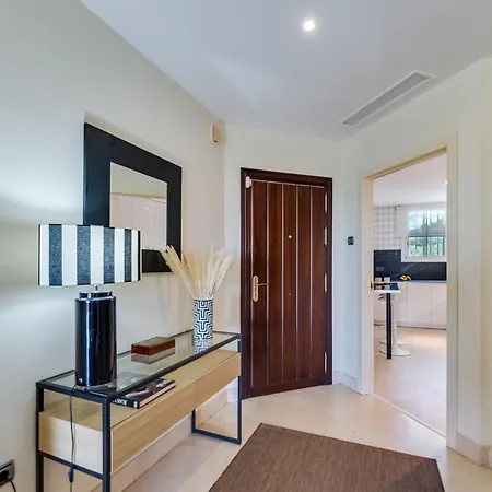 Superb Double With Terrace Pool And Garage Apartment *