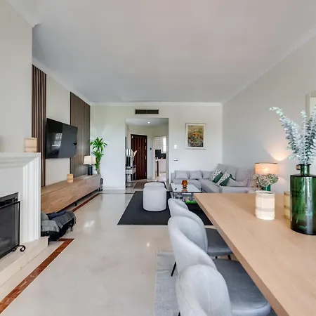 Superb Double With Terrace Pool And Garage Marbella