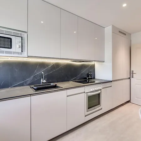 Superb Double With Terrace Pool And Garage Apartment *